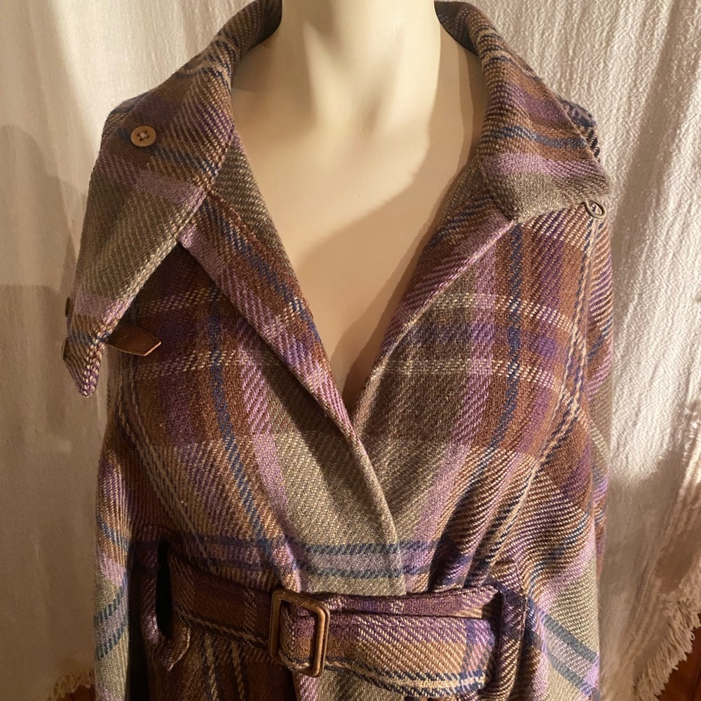 Ralph Lauren Belted Cape - Picture 6 of 10